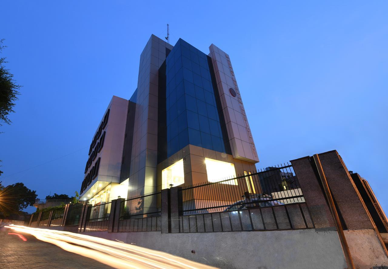 Madhav Muskan Residency Mathura Exteriör bild