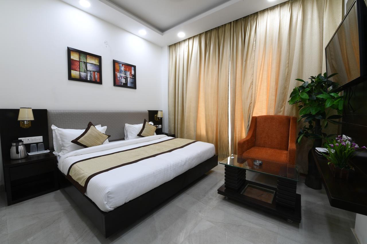 Madhav Muskan Residency Mathura Exteriör bild