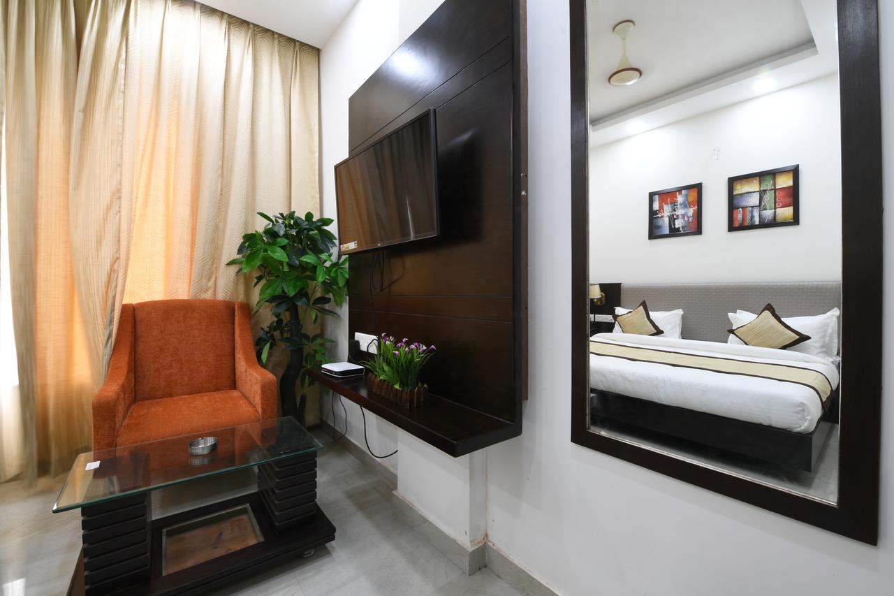 Madhav Muskan Residency Mathura Exteriör bild
