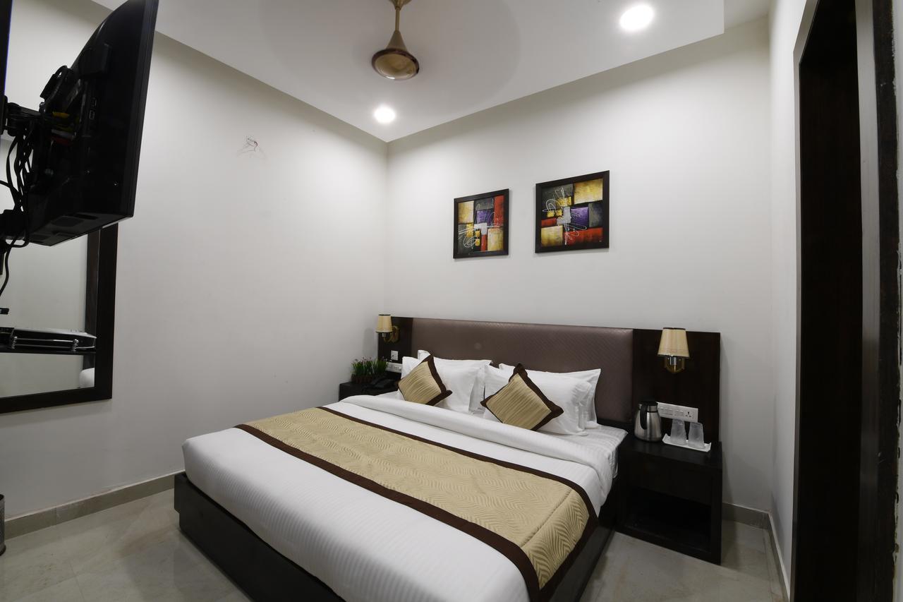 Madhav Muskan Residency Mathura Exteriör bild