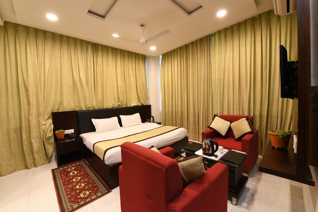 Madhav Muskan Residency Mathura Exteriör bild