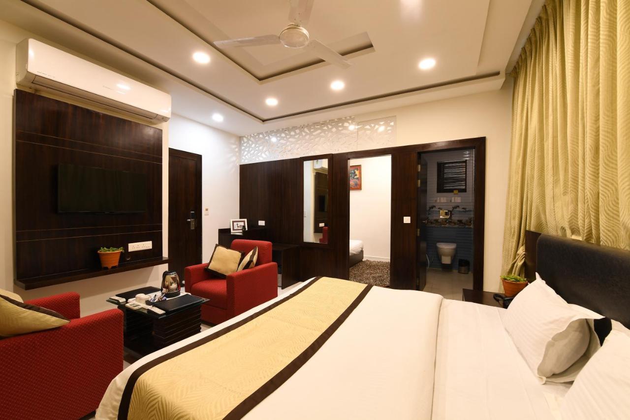 Madhav Muskan Residency Mathura Exteriör bild
