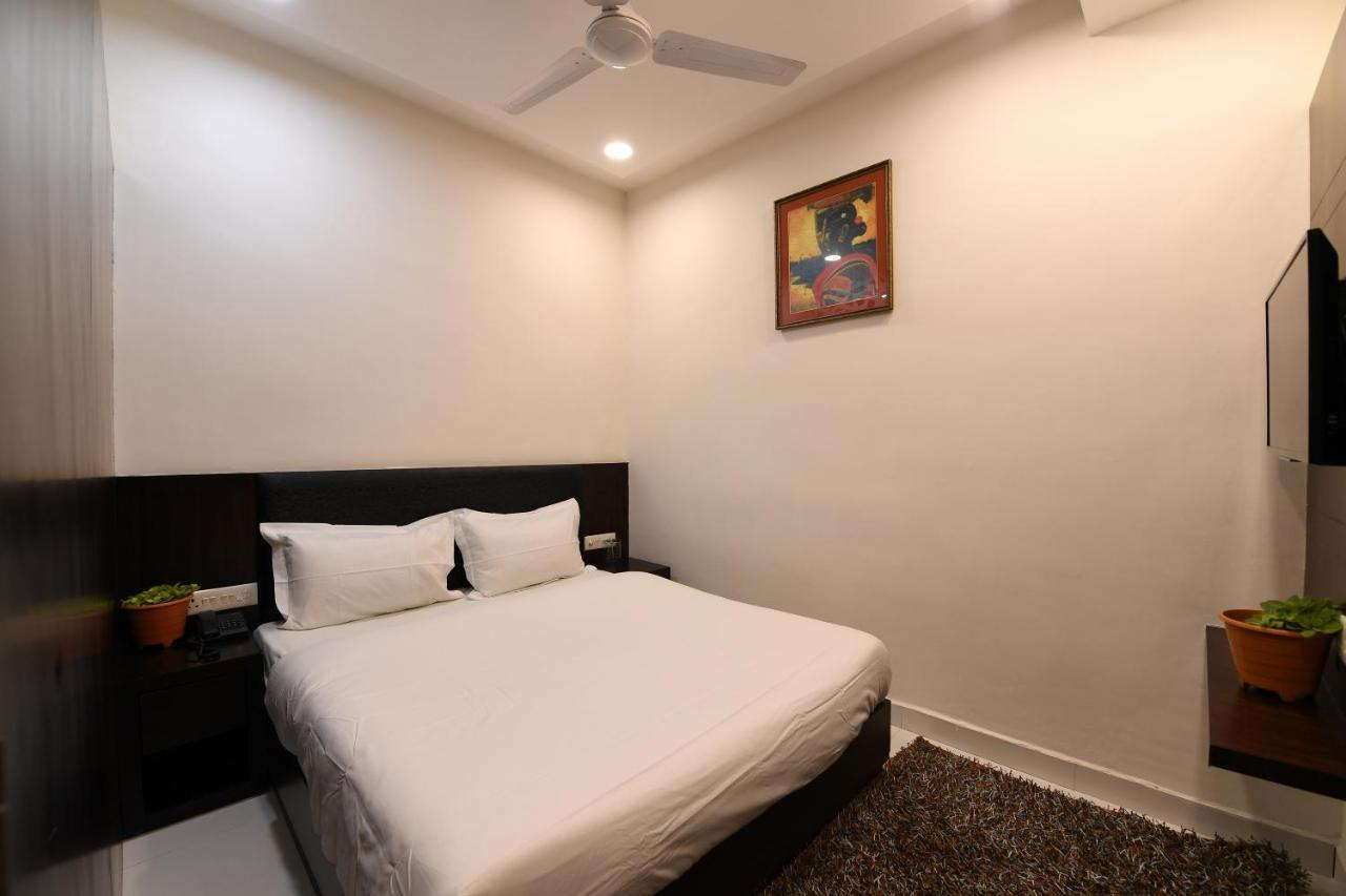Madhav Muskan Residency Mathura Exteriör bild